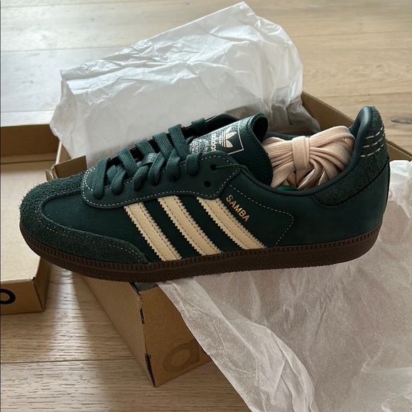 Adidas Samba Green Sneakers - Picture 1 of 5
